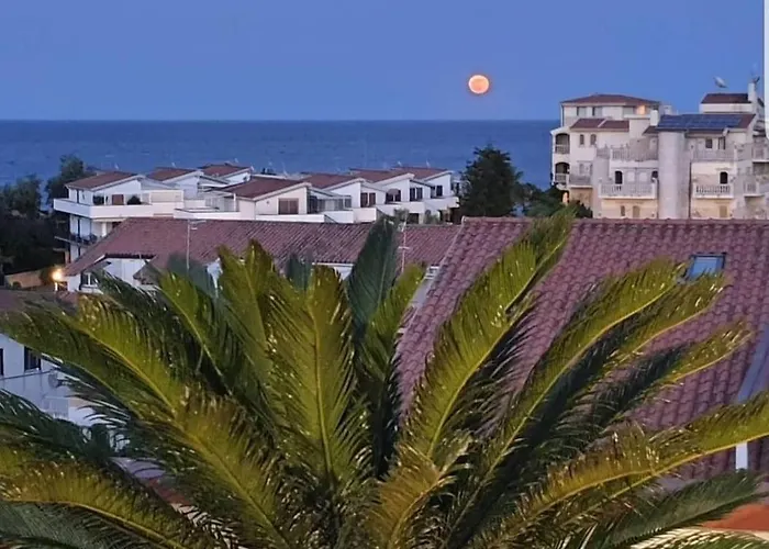 Apartment Breathtaking View Penthouse 200 Meters From The Sea